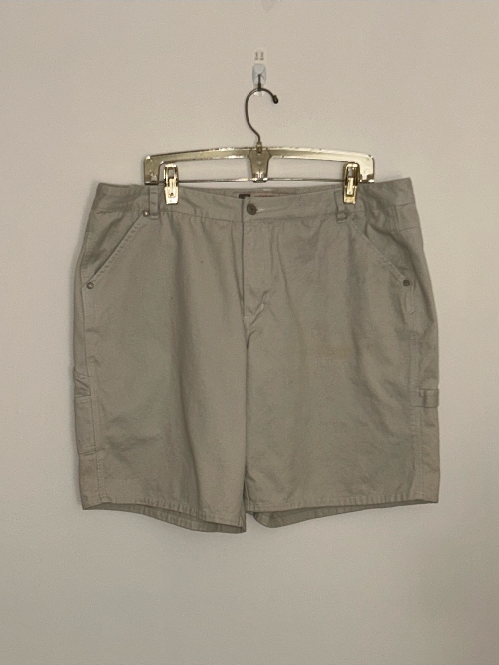 Faded Glory Women’s Light Khaki Cargo Shorts
